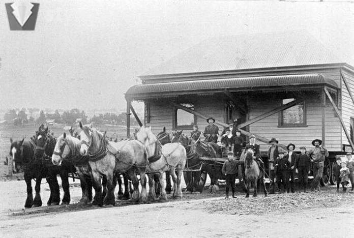 Както преди един век с помощта на коне премества целия град