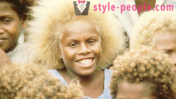 Историята на черните жителите на Меланезия с руса коса