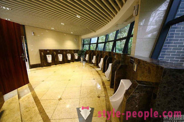 Как 5-звезден обществена тоалетна от Китай