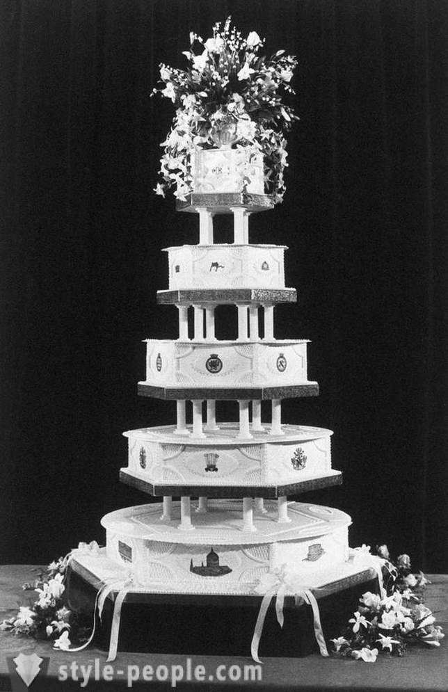 Селекция от поразително кралските сватбени торти