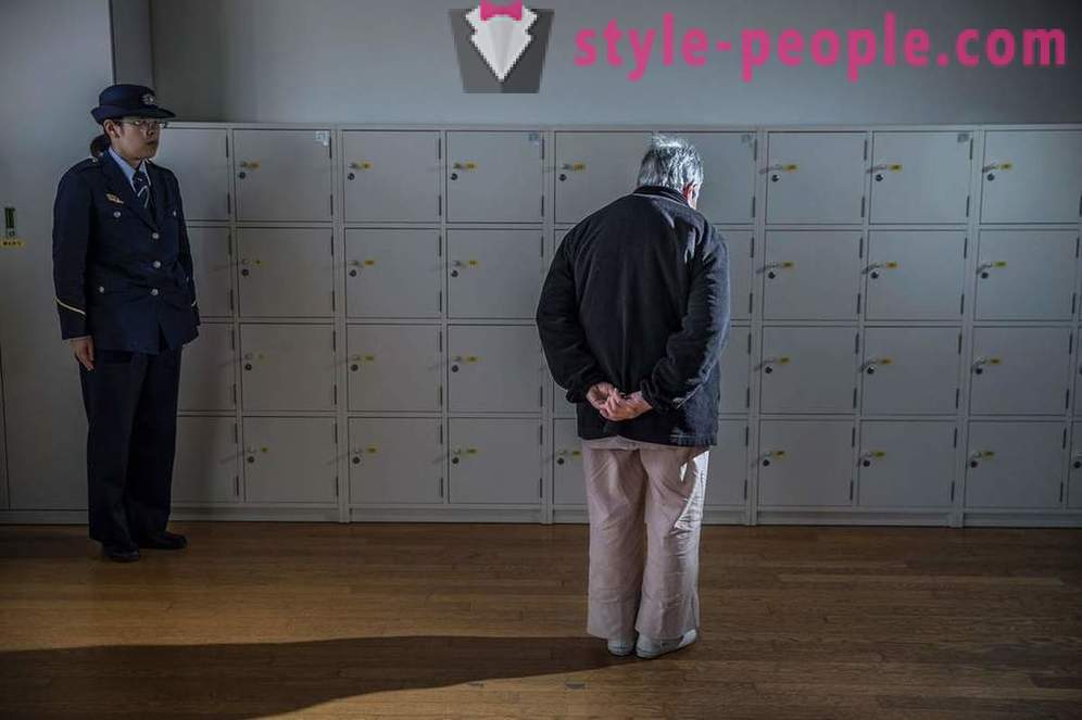 По-стари японски хората са склонни да местен затвор