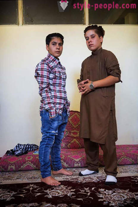 Защо са се породили по момчета в Афганистан, някои момичета