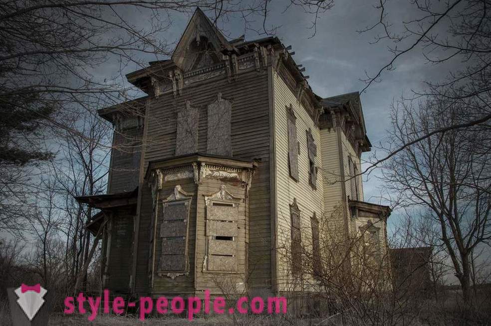 Историята на тези духове къщи