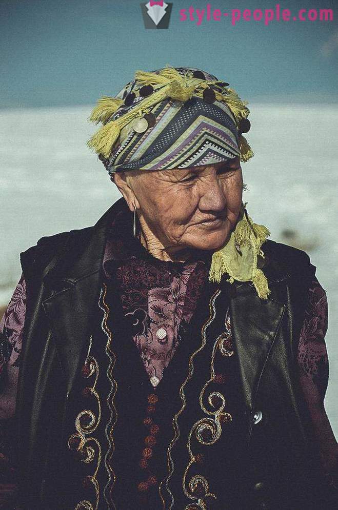 Уест фотограф прекара два месеца на посещение казахски шаман