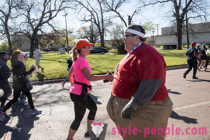 Бягай, без да спира: мъж с тегло 250 кг вдъхновява хората от неговия пример