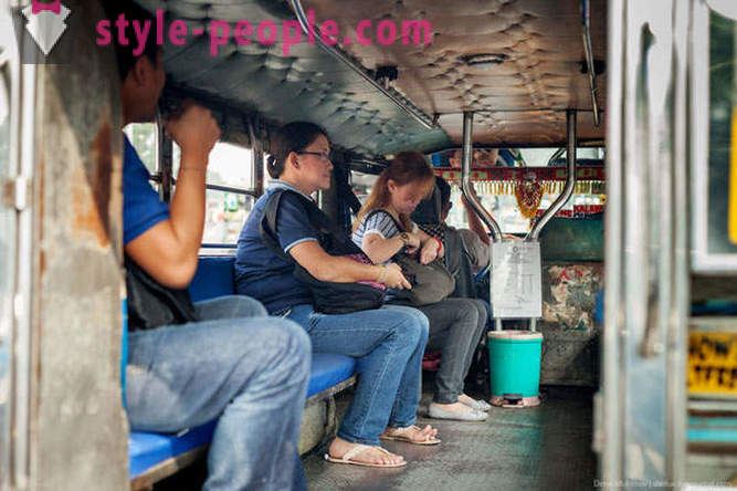 Bright филипински jeepney
