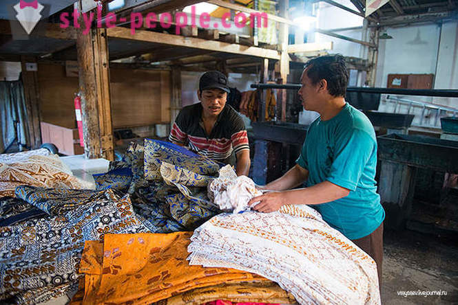 Как се прави батик в Индонезия