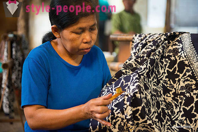 Как се прави батик в Индонезия