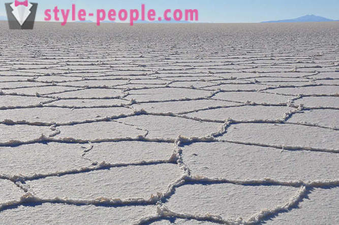 Пътуване през най-голямата пустиня сол в света