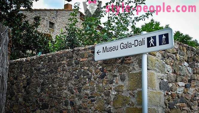 Дали музей на Салвадор и замъка на жена си