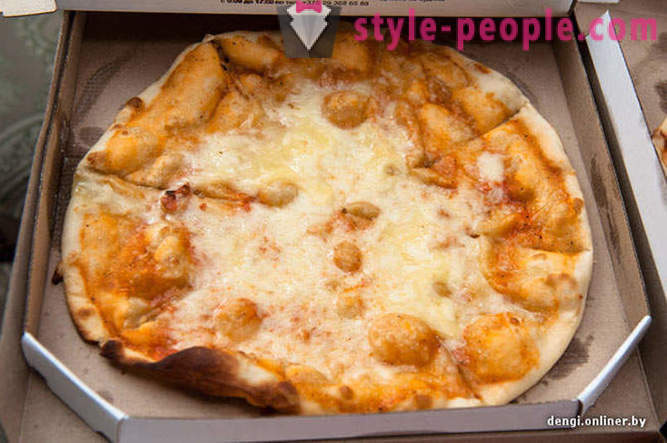 Италиански готвач опитва беларуски пица