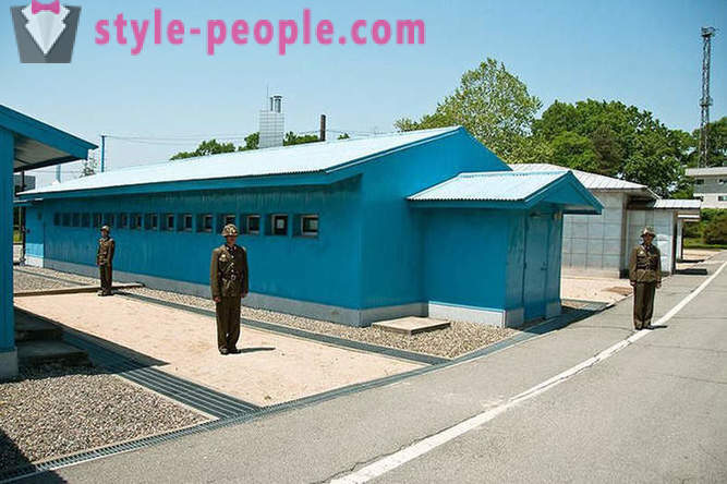 Panmundzhom - странно граница между Северна и Южна Корея