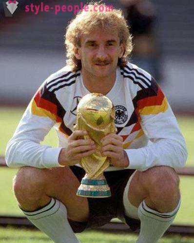 Руди Фьолер - немски футболист и треньор: биография, спортни постижения